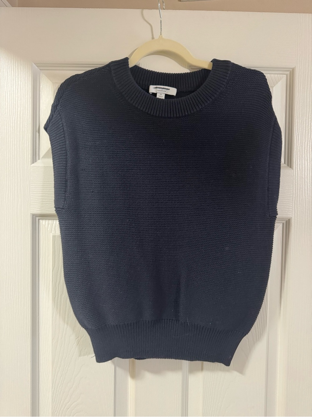 Women’s Ann Taylor Navy Knit Sleeveless Sweater - Unbranded